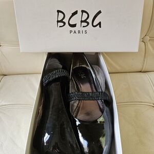 BCBG Paris Shiny Black Flats-Size 10M